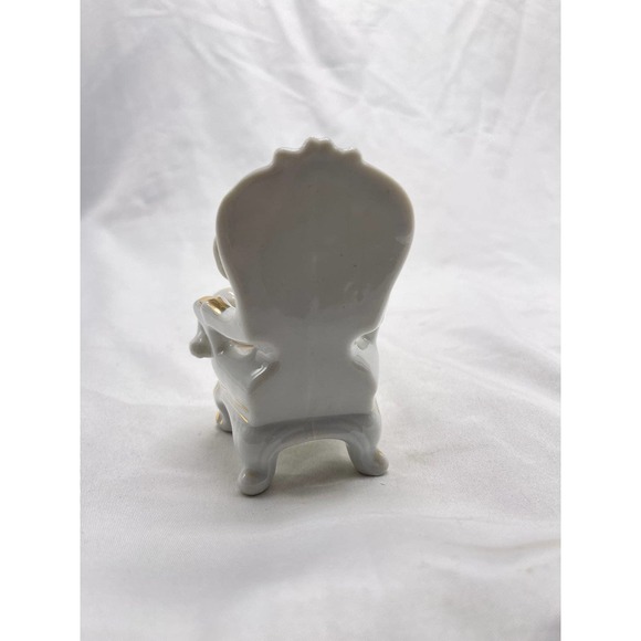 Vintage porcelain puppy on chair figurine - Picture 3 of 9
